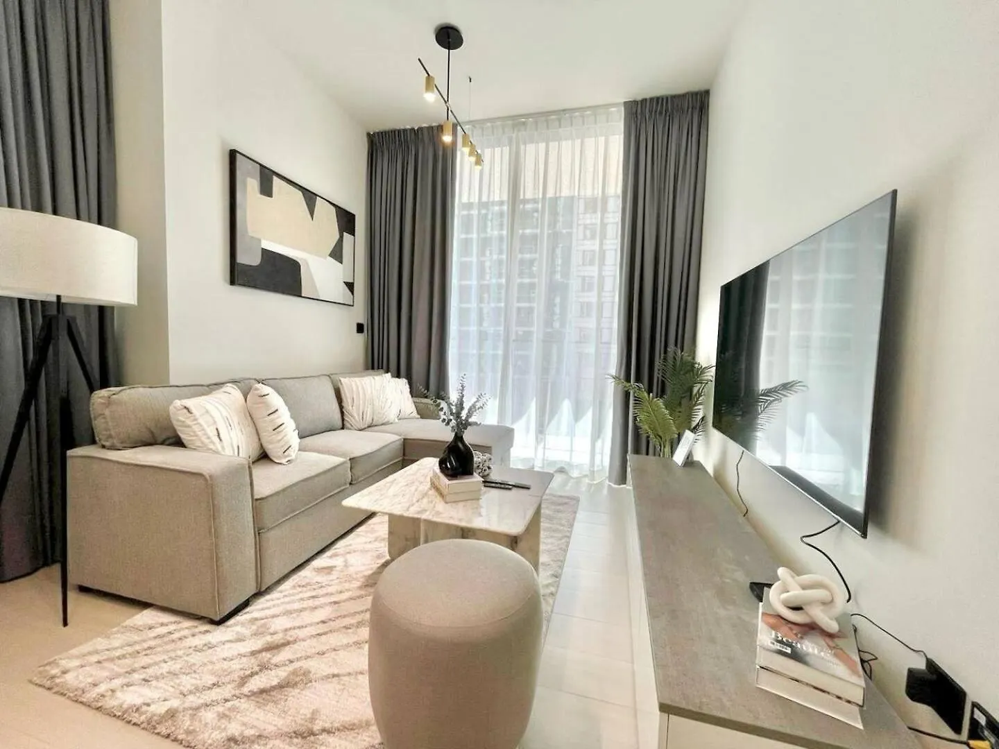 Stylish 2Br In Jvc Private Pool New Interiors Apartment Dubai